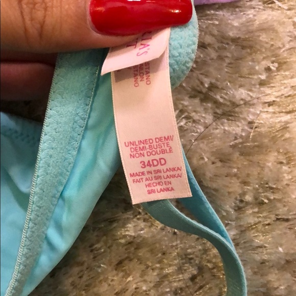 2 pack Victoria Secret bras - Picture 4 of 4